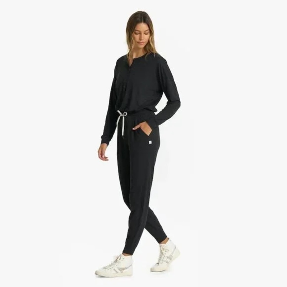 Vuori • Lux Henley Jumpsuit